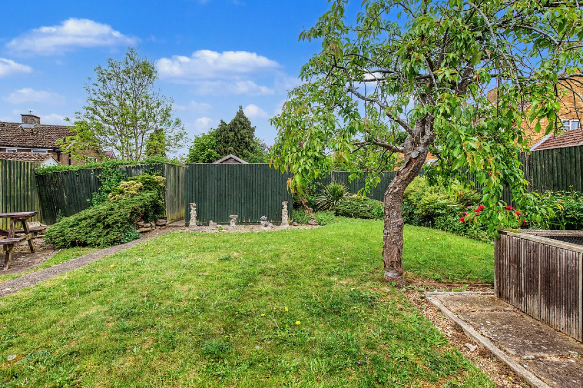 Giffard Way, Long Crendon