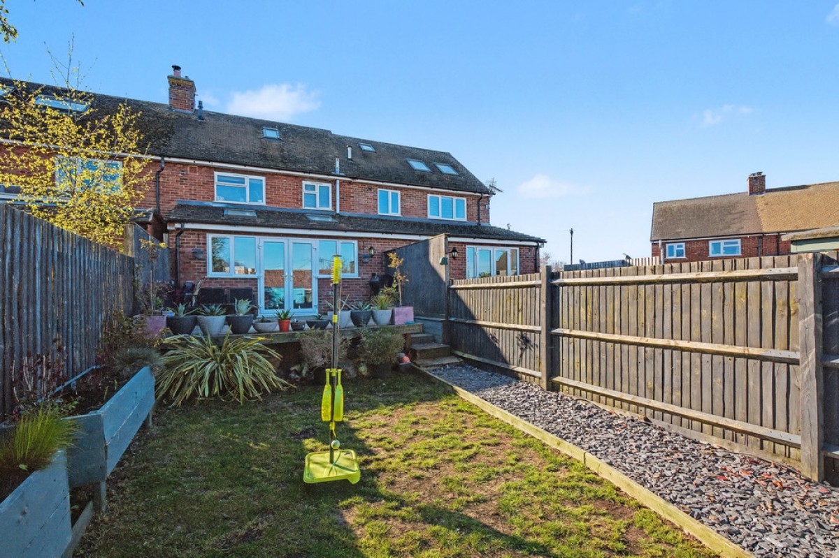 Bernard Close, Cuddington