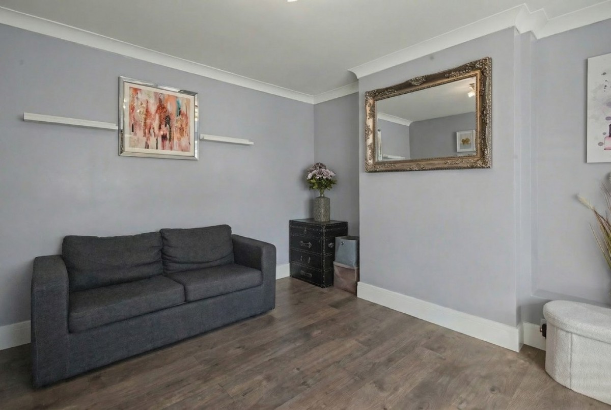 Bernard Close, Cuddington