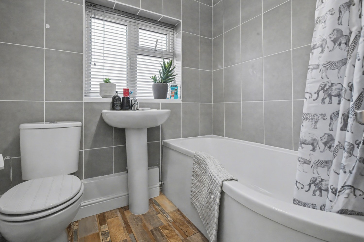 2 bedroom House for Sale Bernard Close, Cuddington