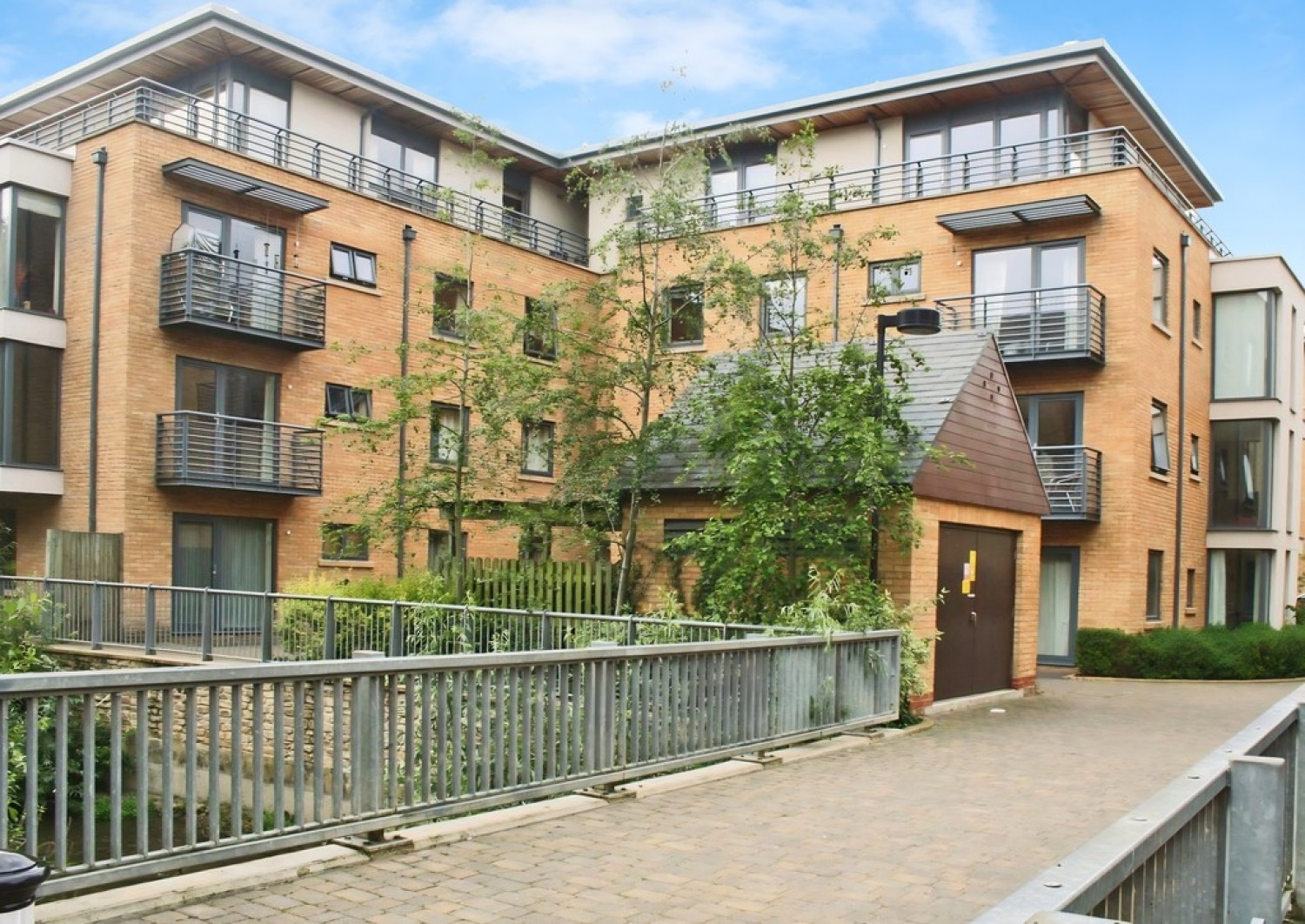Empress Court, Woodins Way