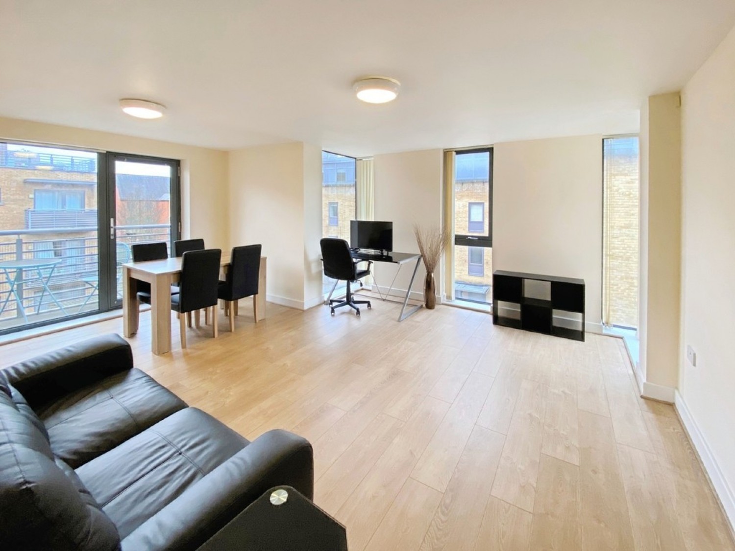 Empress Court, Woodins Way