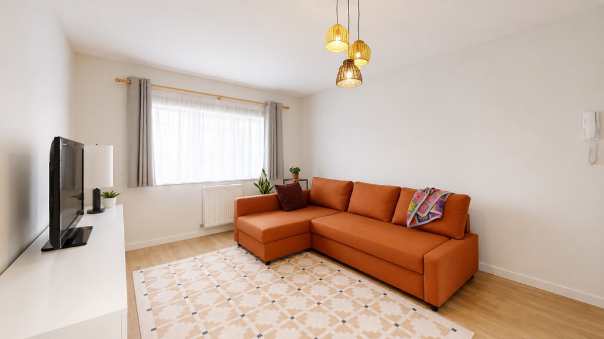 Warren Crescent , Headington