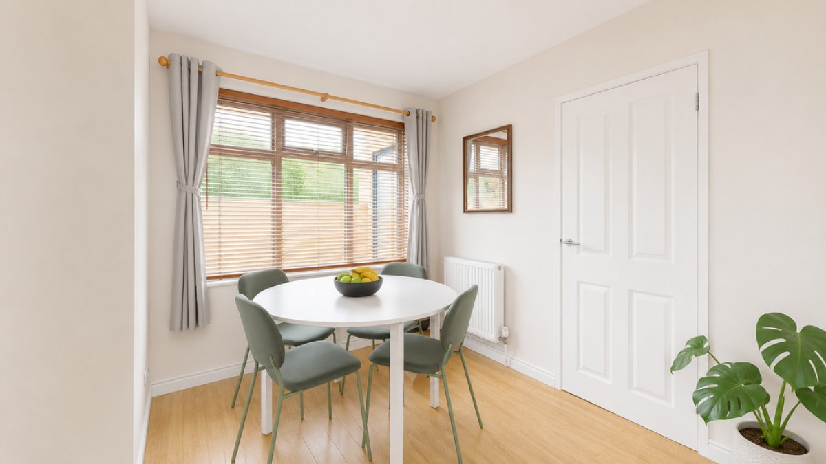 Warren Crescent , Headington