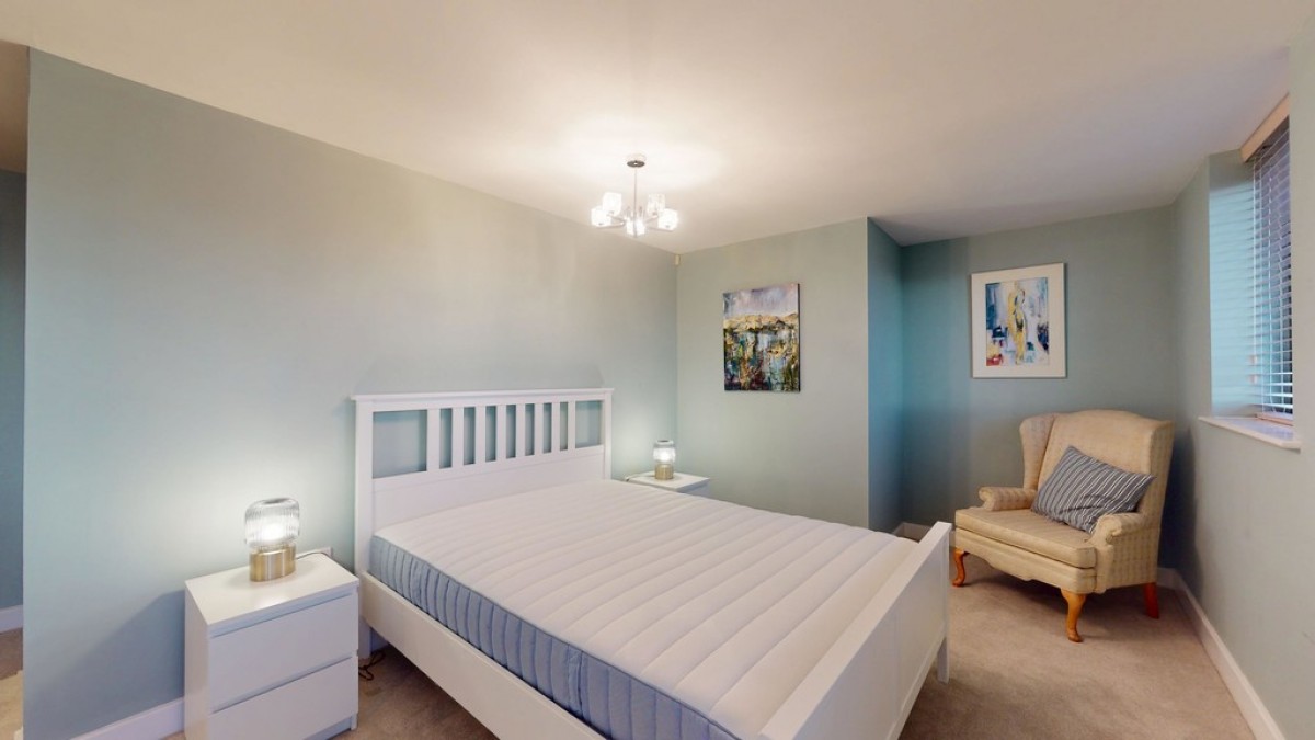 Empress Court, Woodins Way