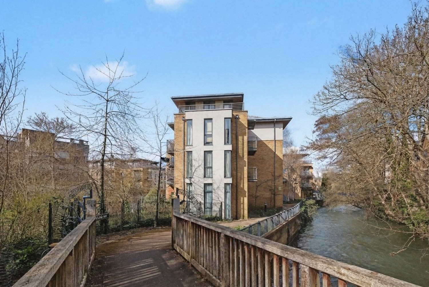 3 bedroom Flat for Sale Empress Court, Woodins Way