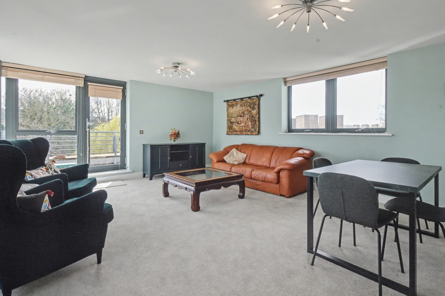 3 bedroom Flat for Sale Empress Court, Woodins Way