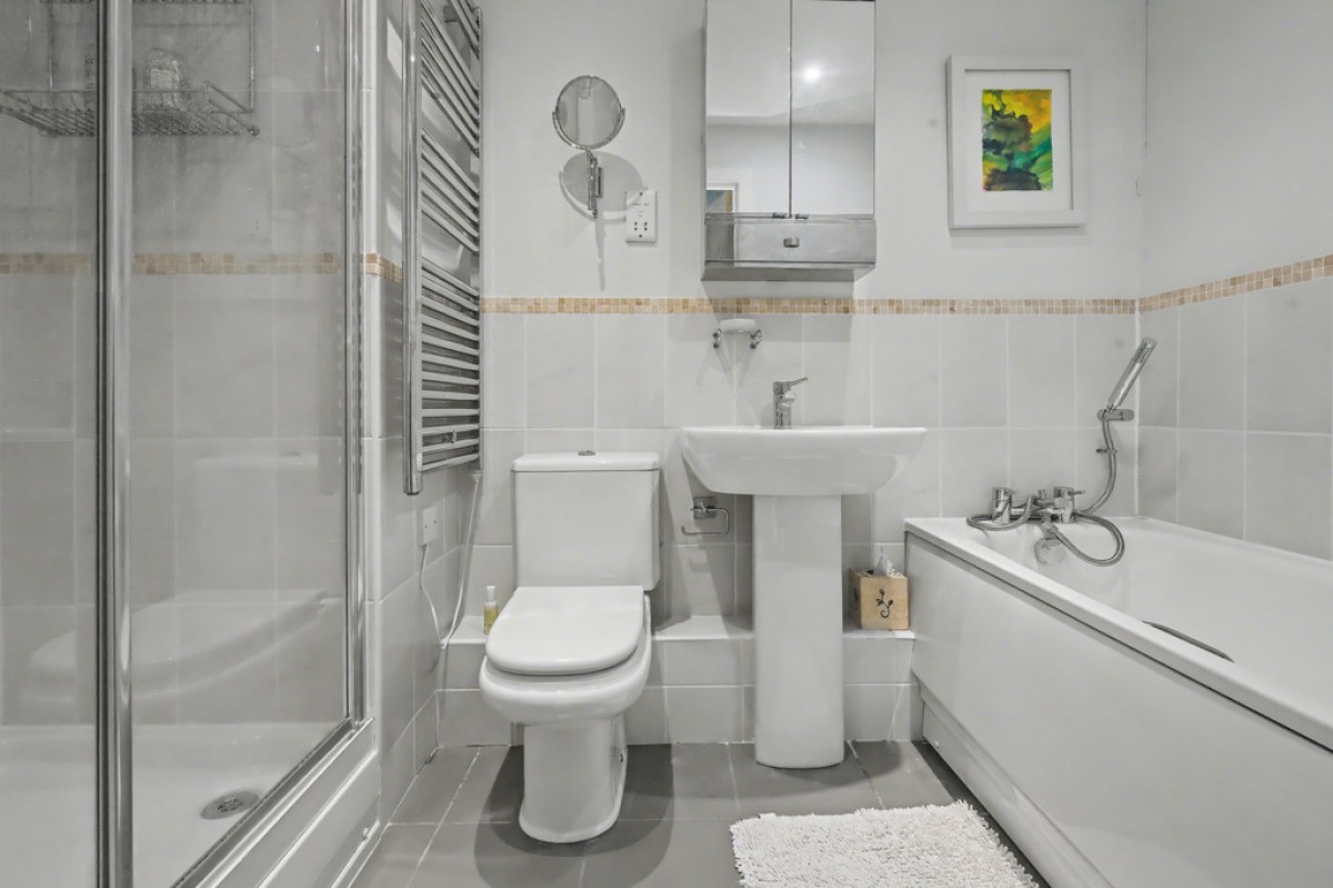 Empress Court, Woodins Way