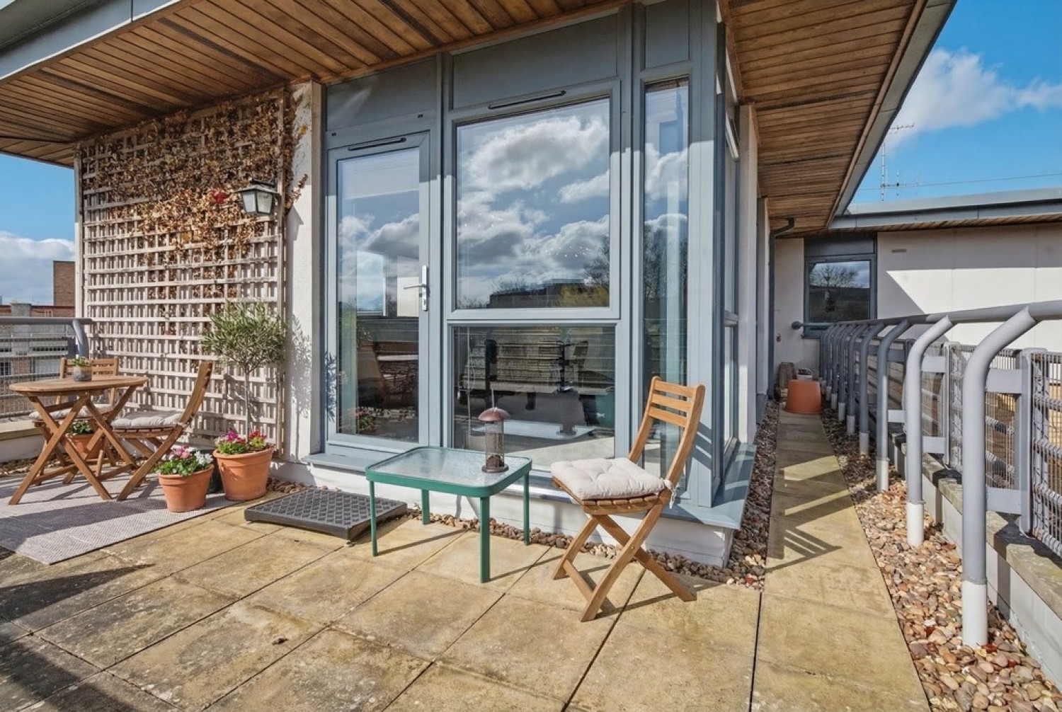 3 bedroom Flat for Sale Empress Court, Woodins Way