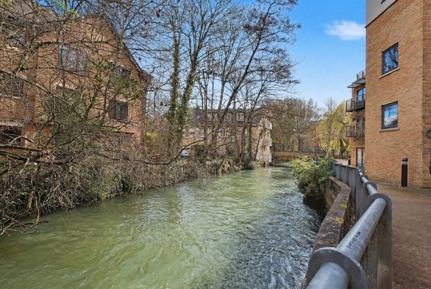 3 bedroom Flat for Sale Empress Court, Woodins Way