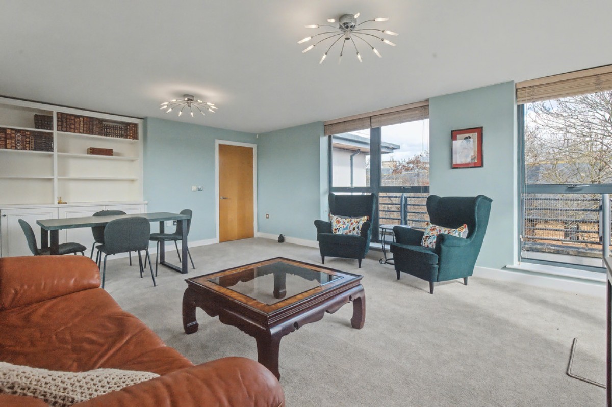 Empress Court, Woodins Way