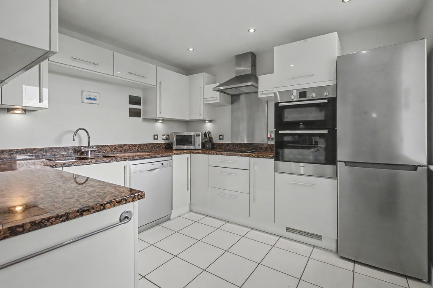 3 bedroom Flat for Sale Empress Court, Woodins Way