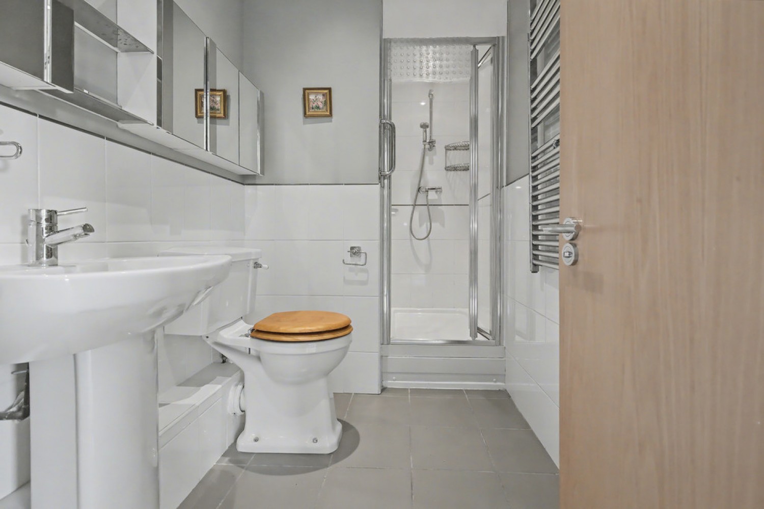 3 bedroom Flat for Sale Empress Court, Woodins Way