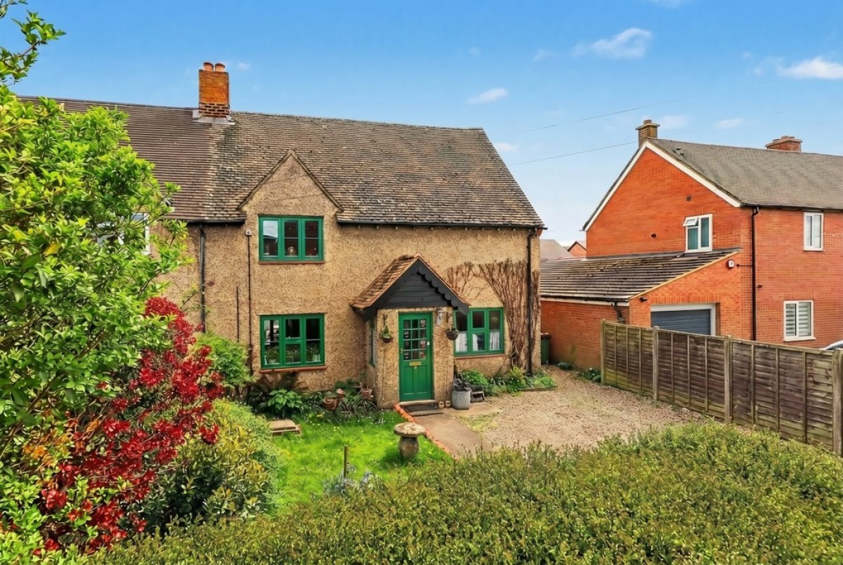 Greenwood Avenue, Chinnor