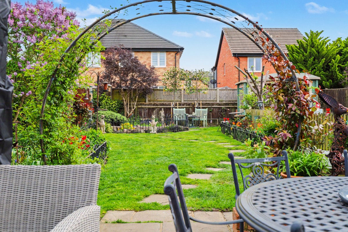 Greenwood Avenue, Chinnor