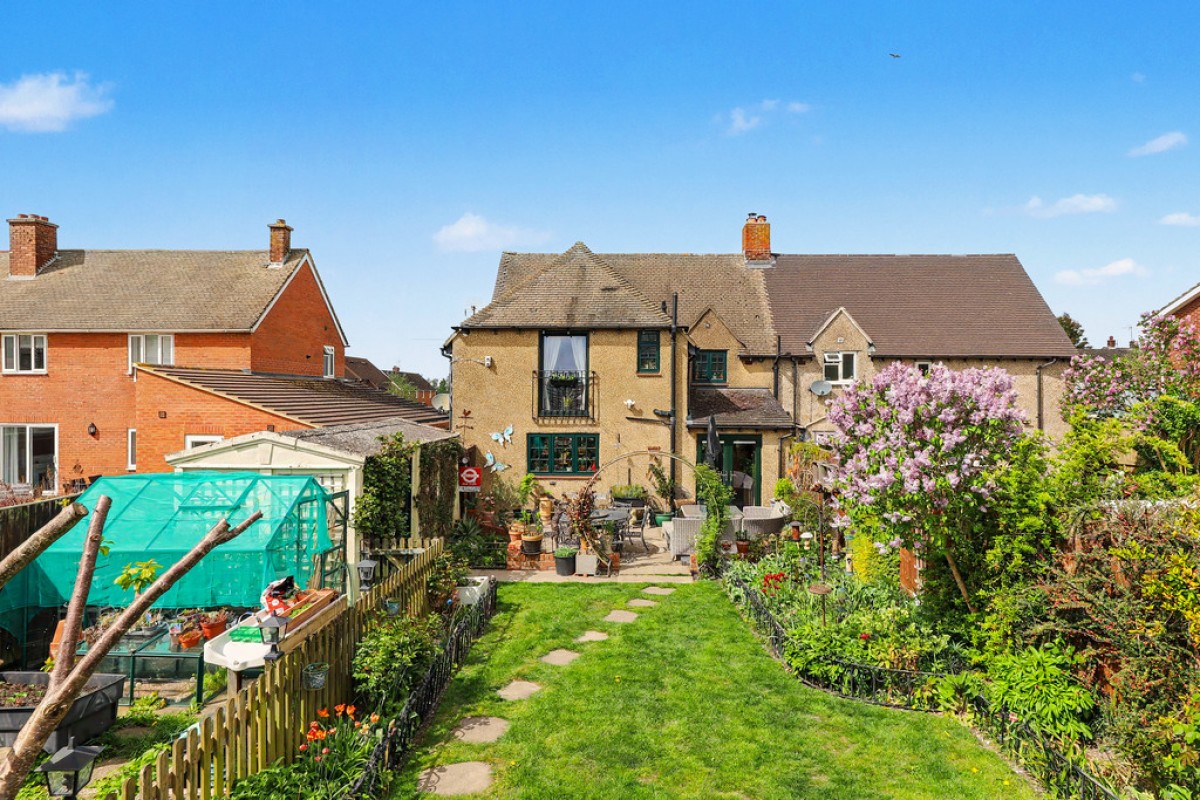 Greenwood Avenue, Chinnor
