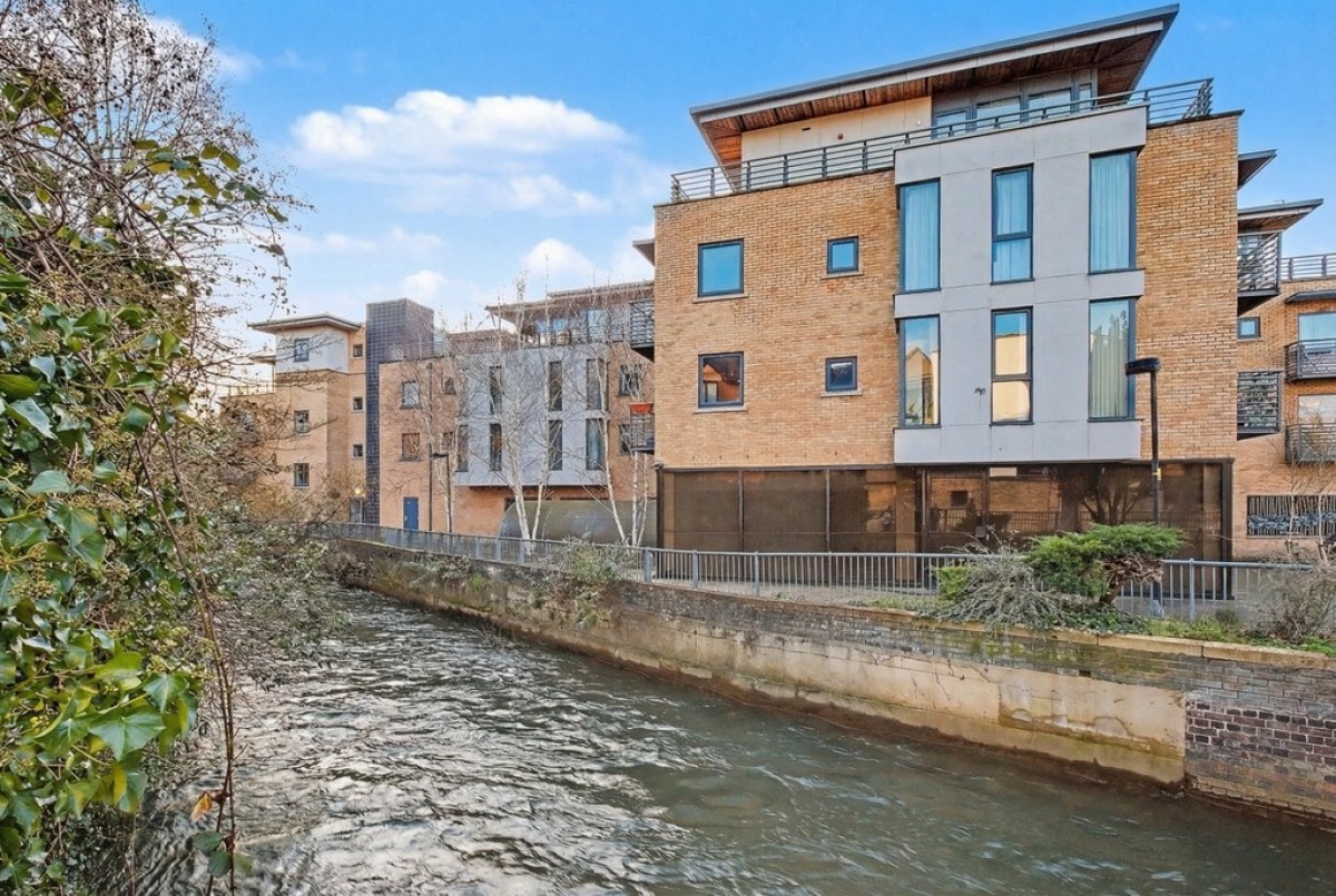 Empress Court, Woodins Way