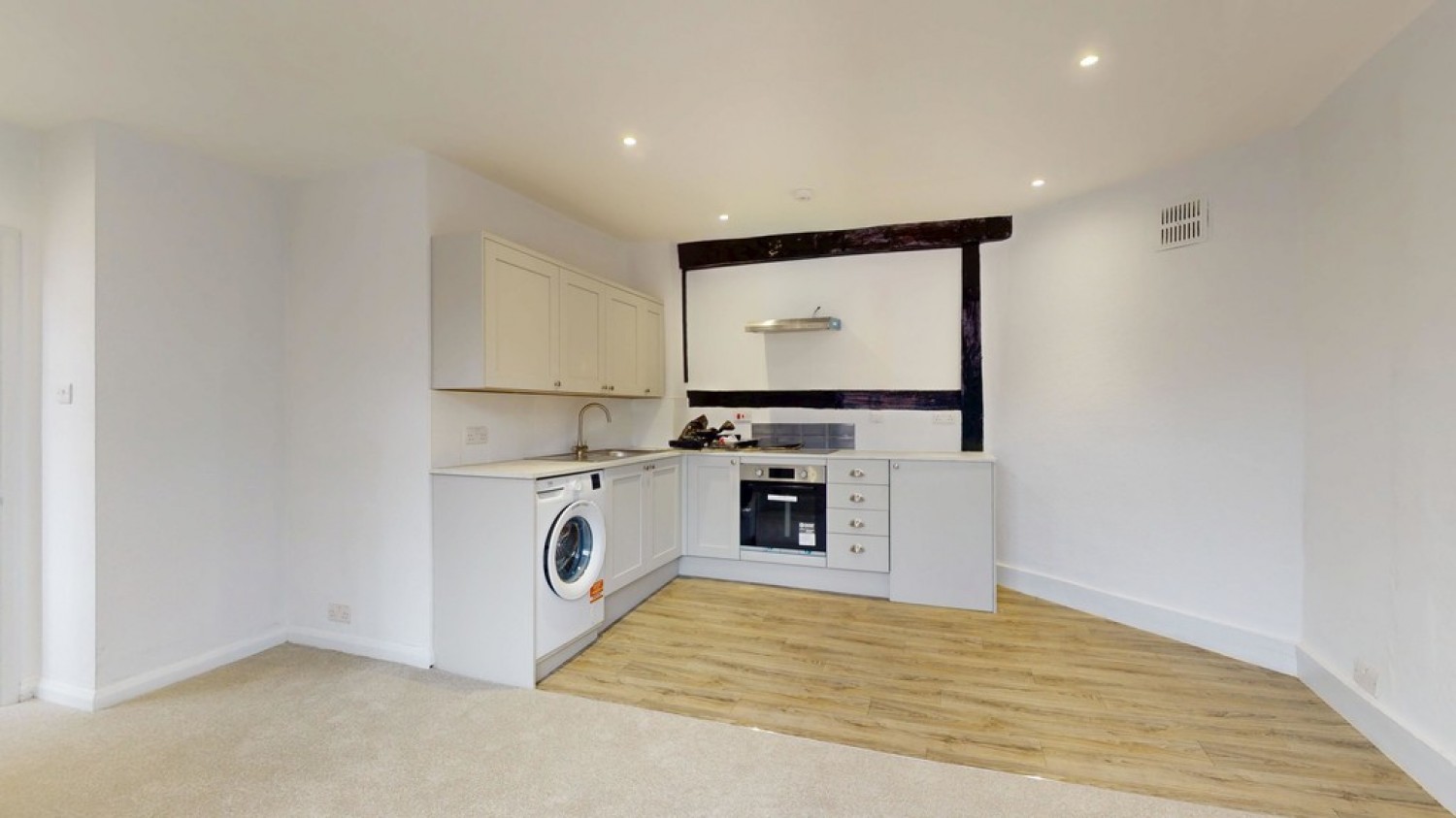 2 bedroom Flat in Cornmarket Street, Oxford