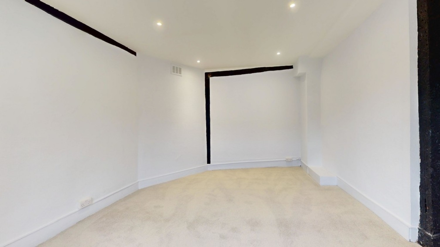 2 bedroom Flat in Cornmarket Street, Oxford