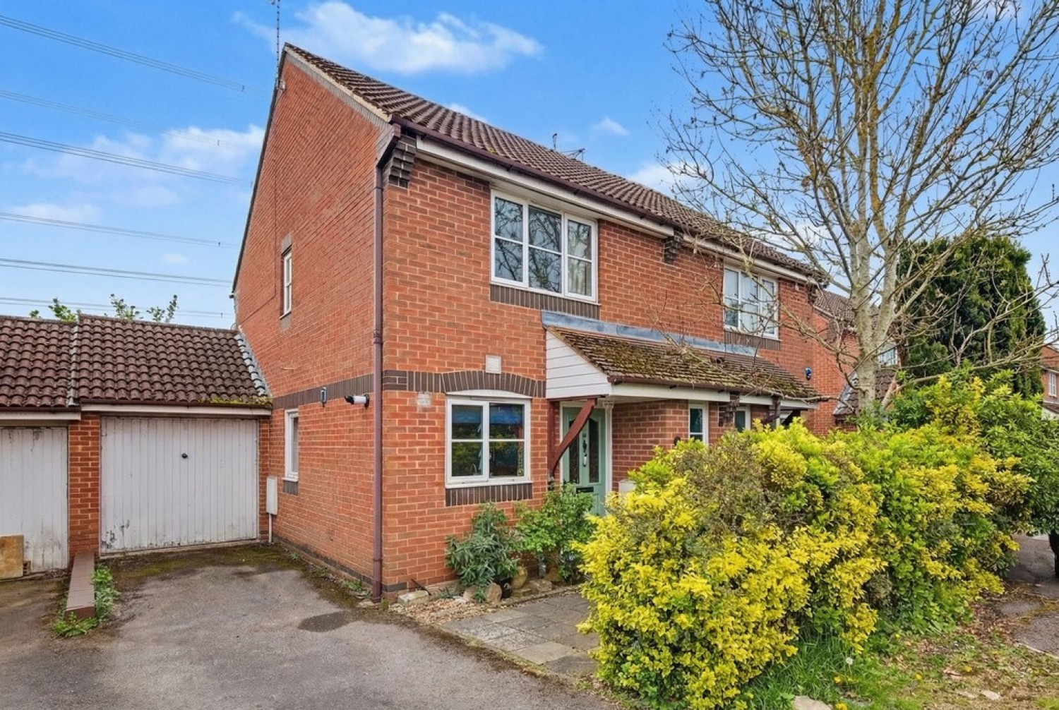 2 bedroom House for Sale Columbine Gardens, Greater Leys