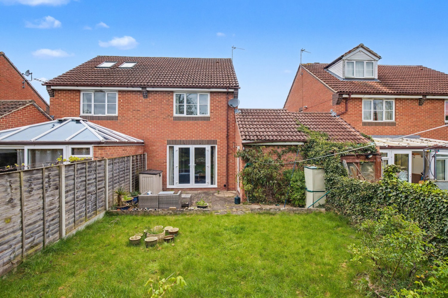 2 bedroom House for Sale Columbine Gardens, Greater Leys
