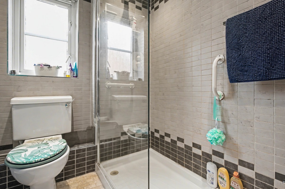 Columbine Gardens, Greater Leys