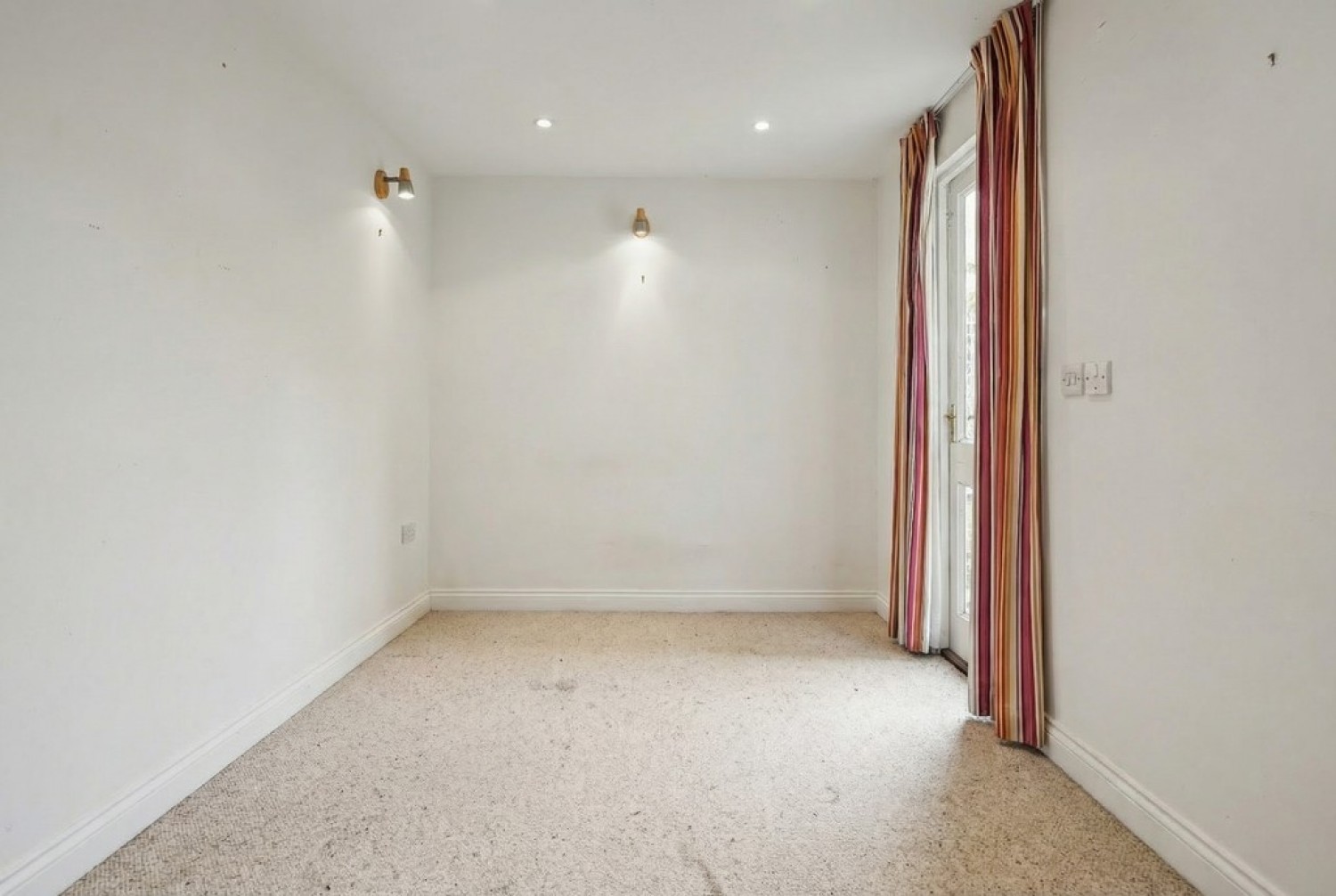 2 bedroom House for Sale Columbine Gardens, Greater Leys