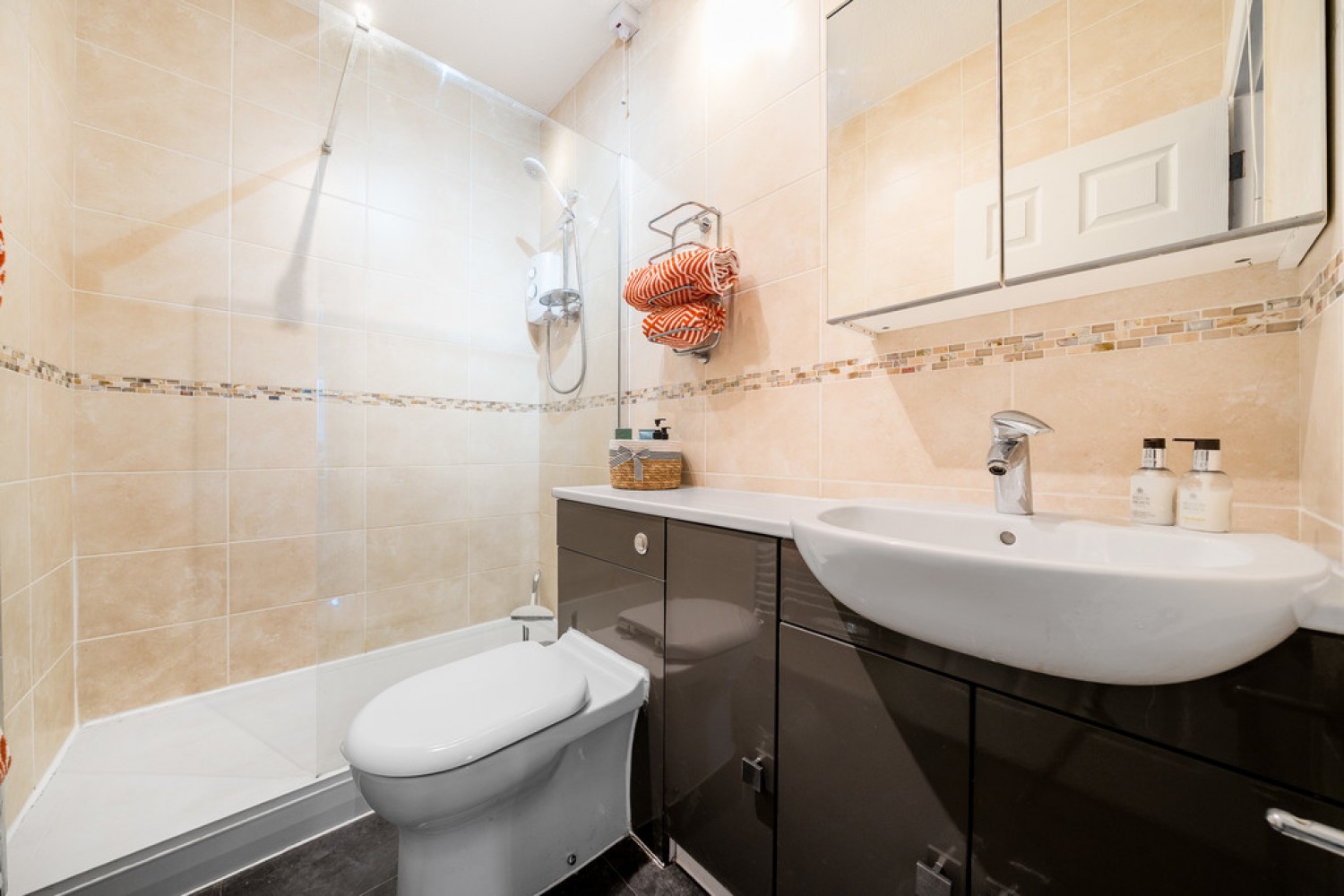 1 bedroom Bungalow in Orchard Close, Thame