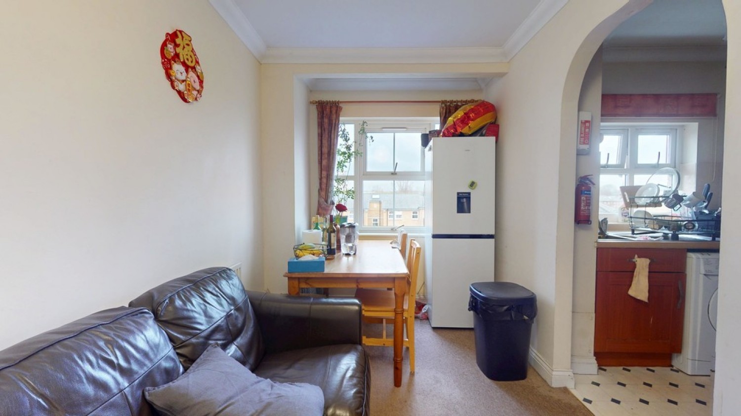 3 bedroom Flat in Venneit Close, Oxford