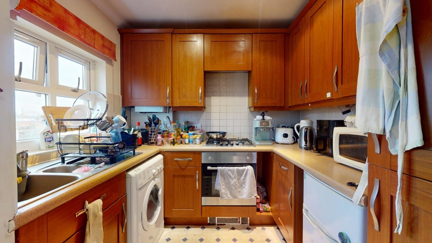 3 bedroom Flat in Venneit Close, Oxford