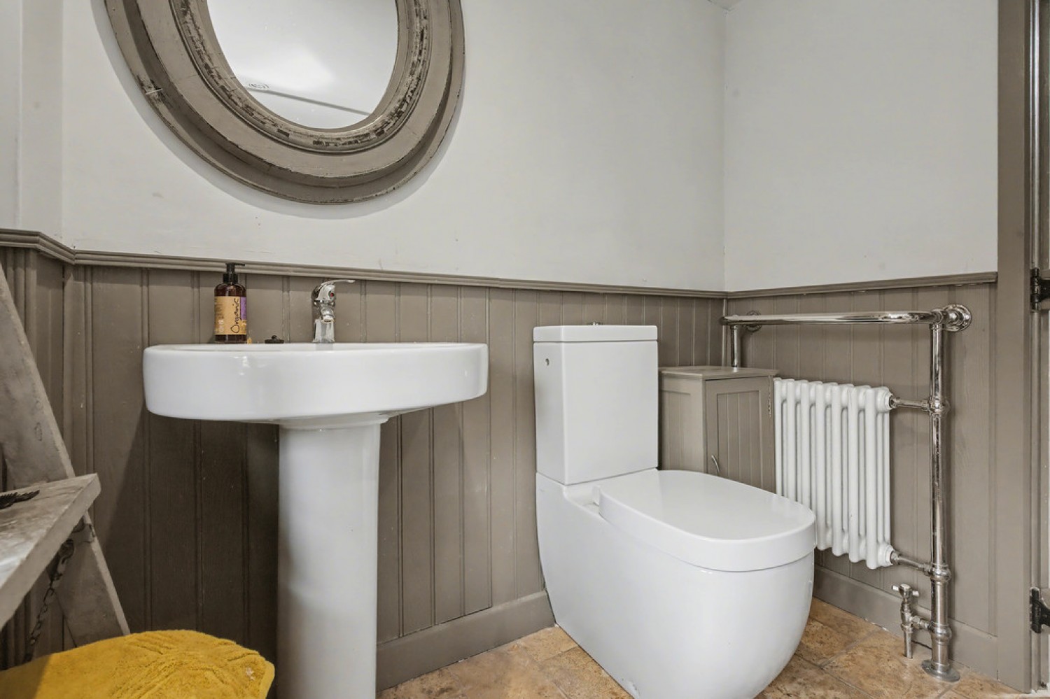 4 bedroom House for Sale Wroxton Lane, Horley