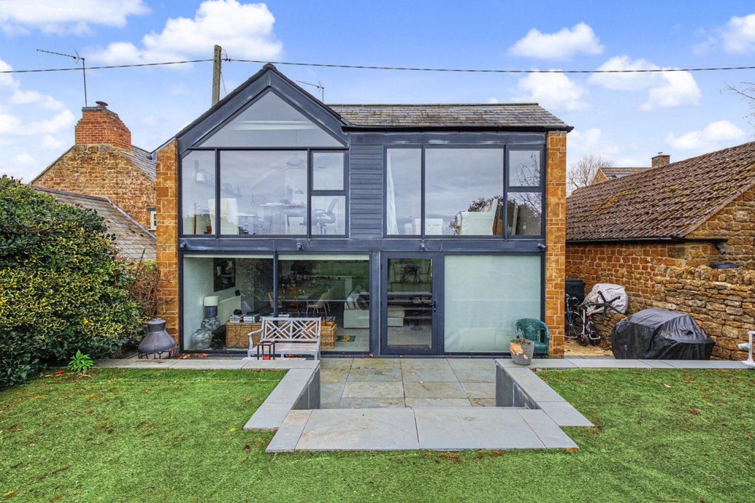4 bedroom House for Sale Wroxton Lane, Horley