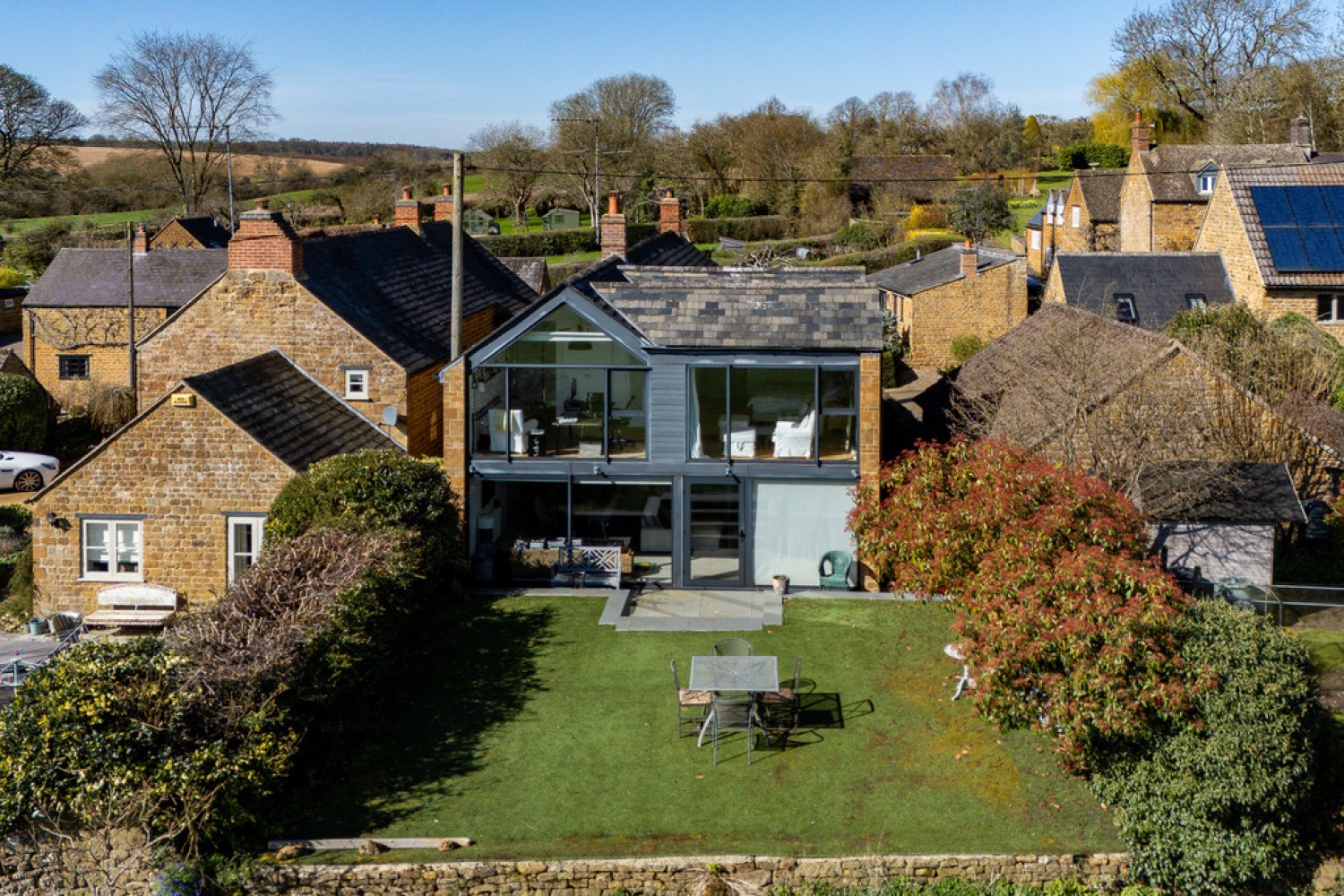 4 bedroom House for Sale Wroxton Lane, Horley