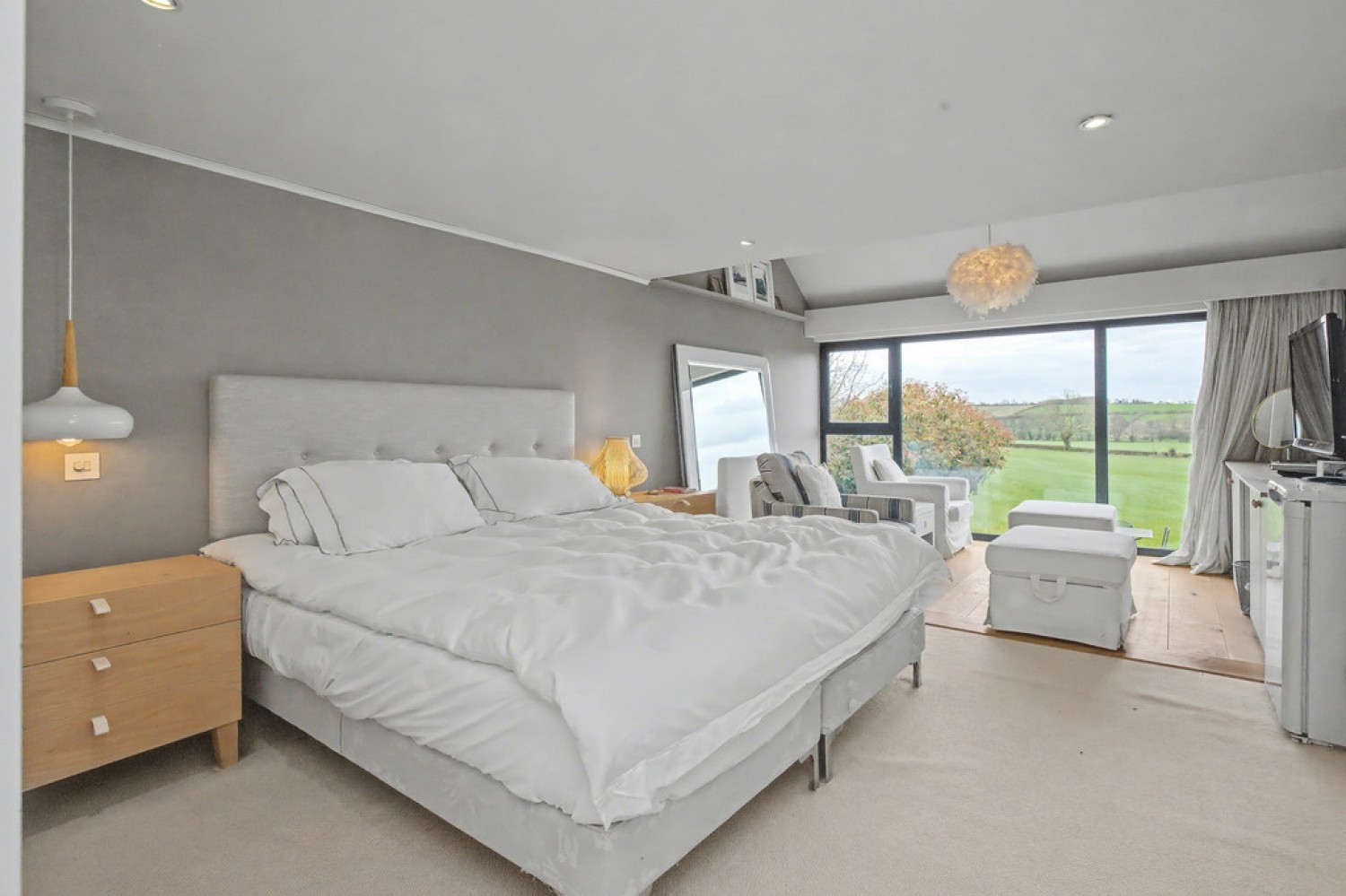 4 bedroom House for Sale Wroxton Lane, Horley