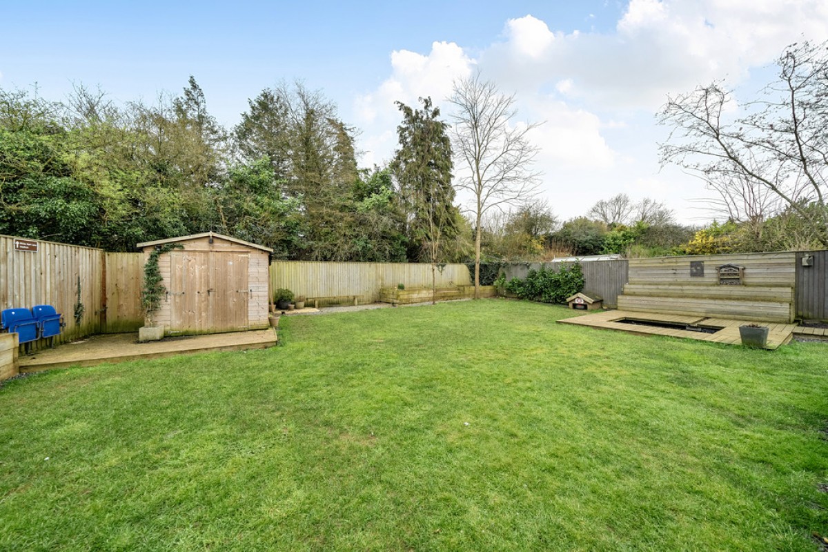 Sandy Lane Estate, Tiddington