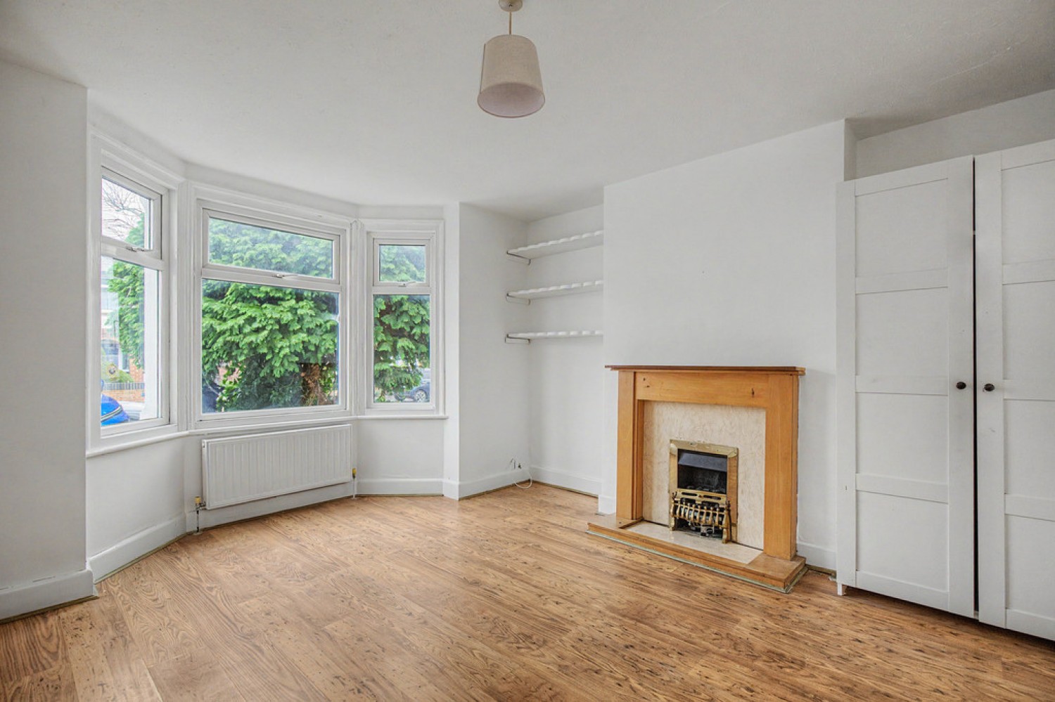 4 bedroom House for Sale Fern Hill Road, Cowley