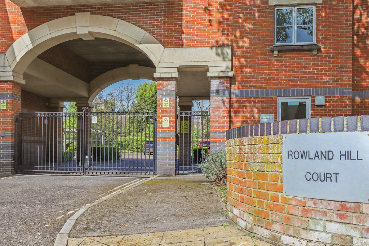 2 bedroom Flat for Sale Rowland Hill Court, Osney Lane