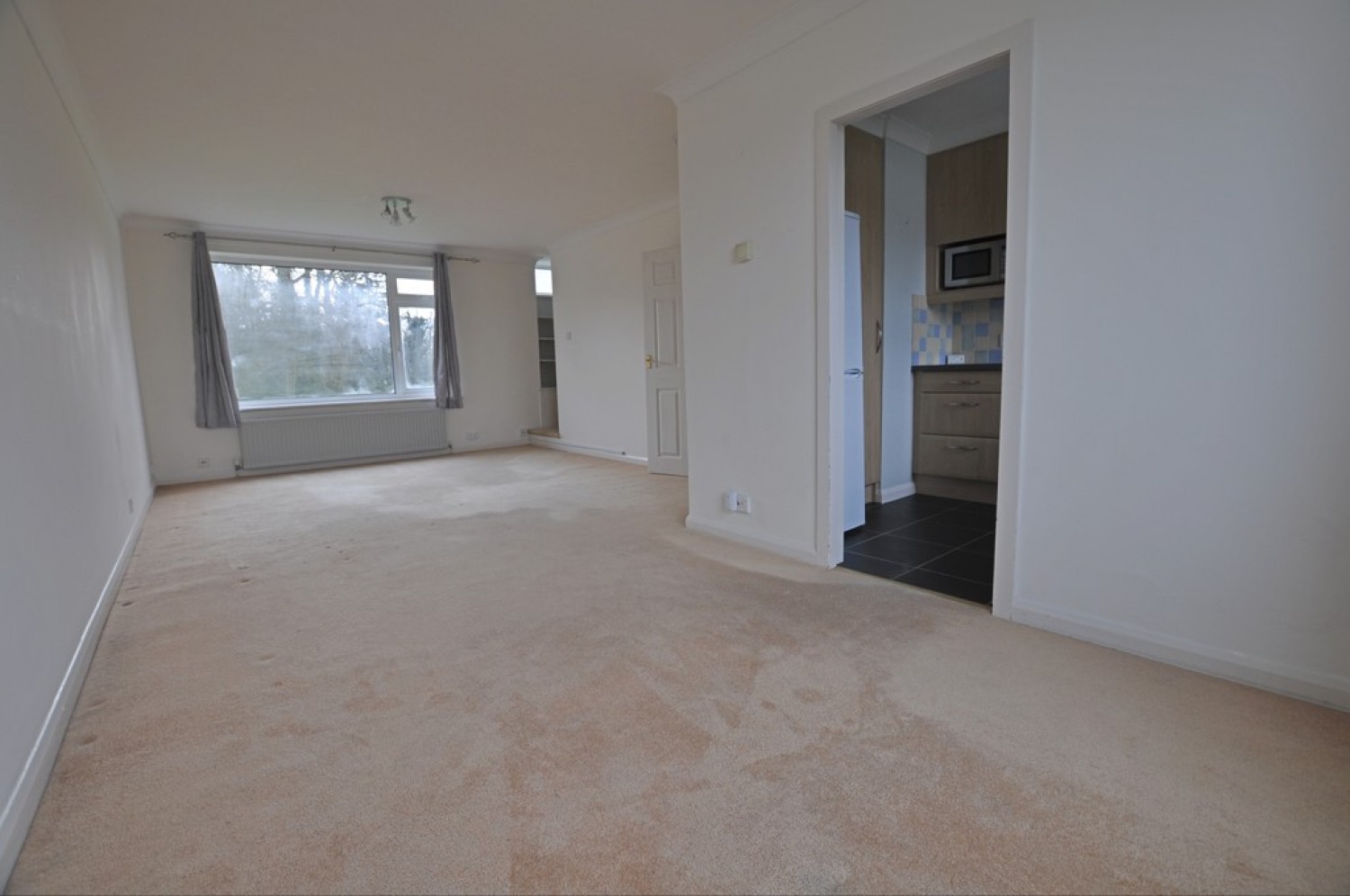 2 bedroom Property for Letting Caterham