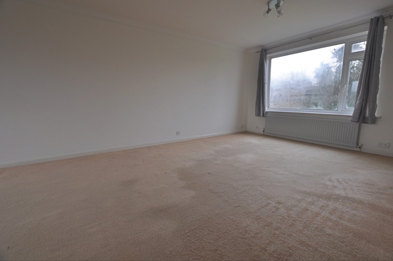 2 bedroom Property for Letting Caterham