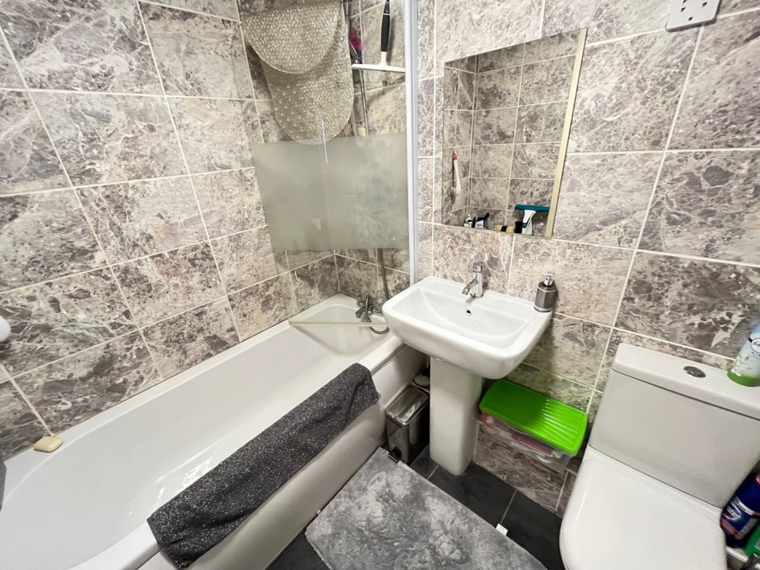 1 bedroom Flat for Letting St Annes Rise, Redhill