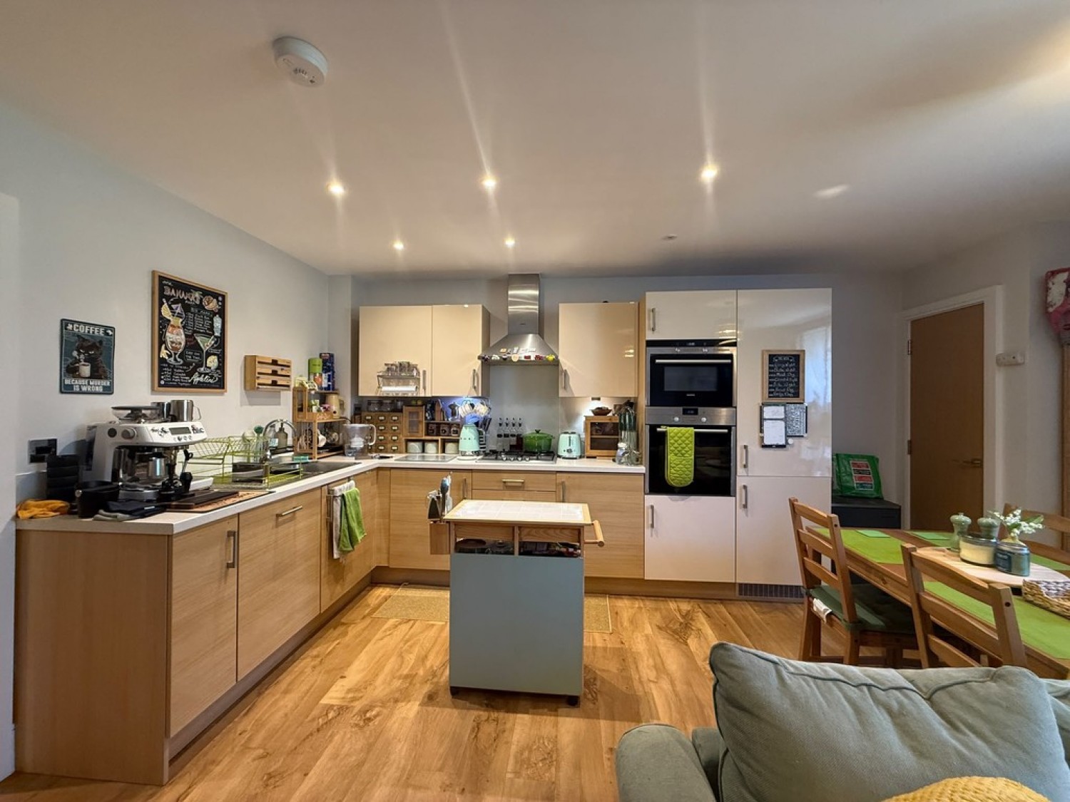 2 bedroom Flat for Letting Old Dairy Mews, Reigate