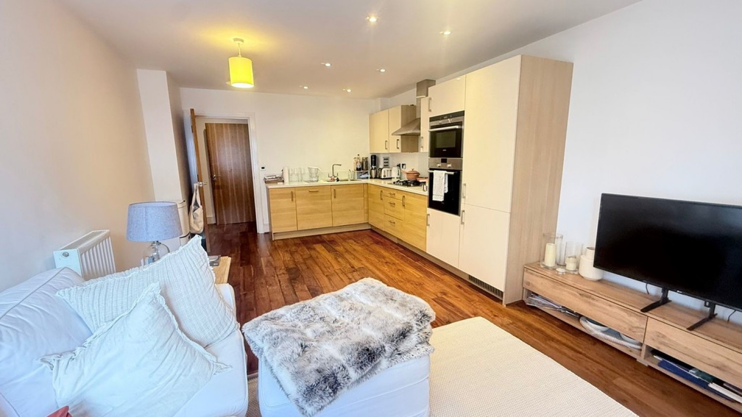 2 bedroom Flat for Letting Warren Road, Reigate