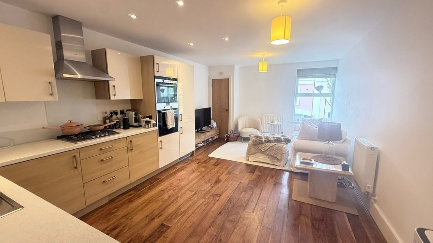 2 bedroom Flat for Letting Warren Road, Reigate