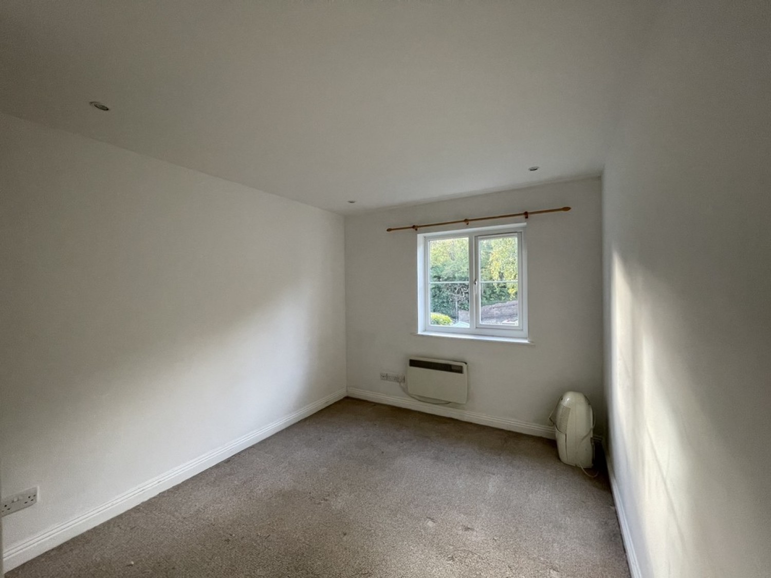 2 bedroom Flat for Letting Whyteleafe