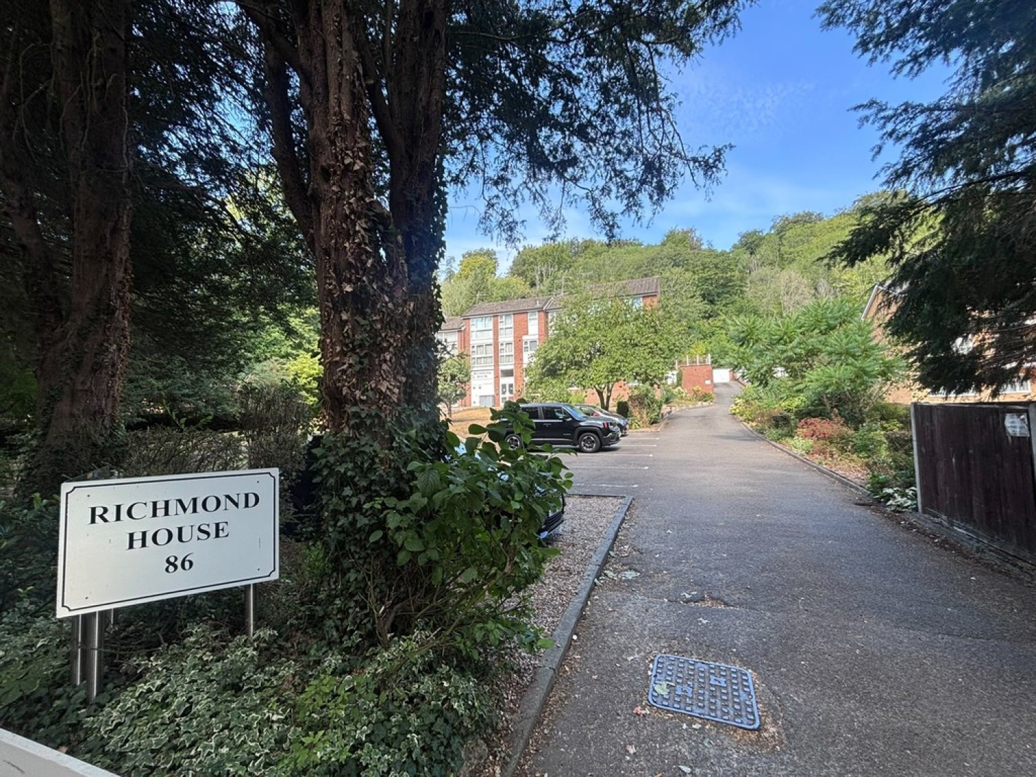 2 bedroom Flat for Letting Harestone Valley Road, Caterham, Surrey