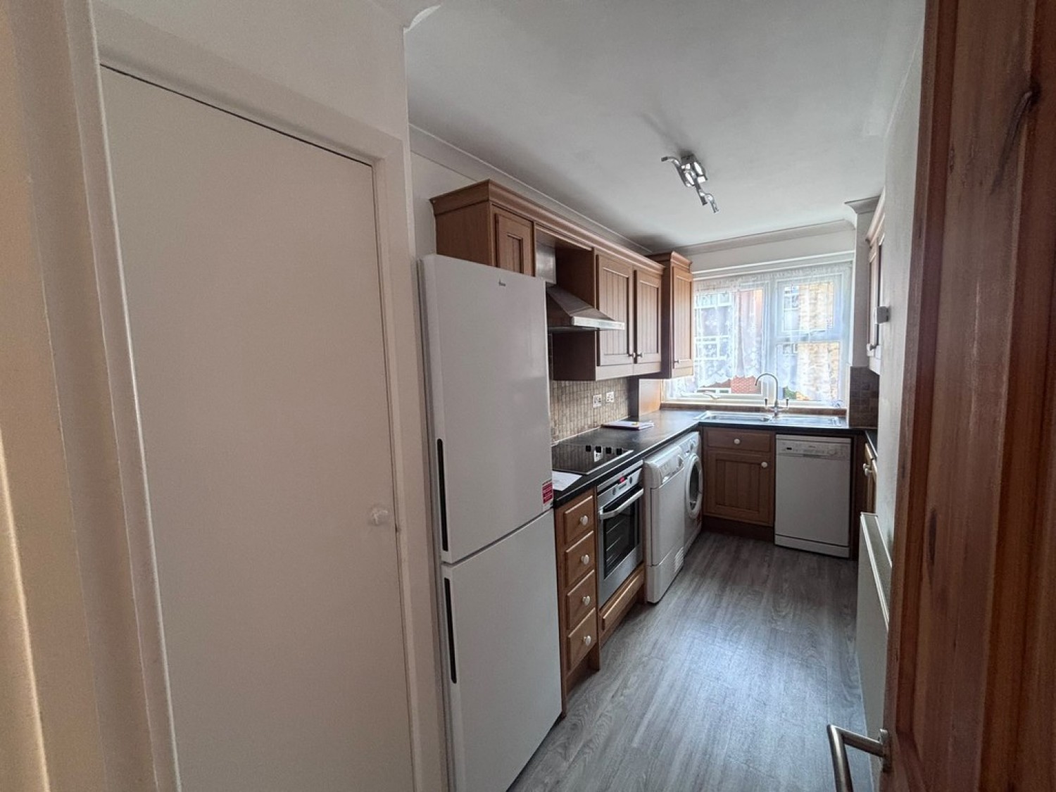 2 bedroom Flat for Letting Harestone Valley Road, Caterham, Surrey