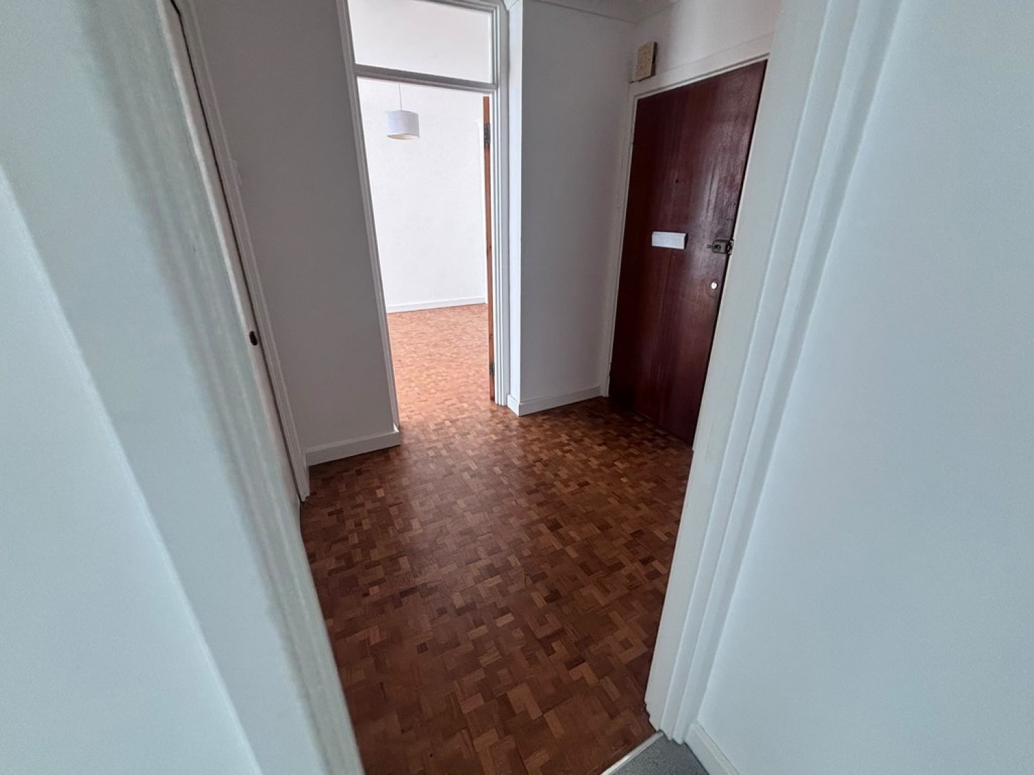 2 bedroom Flat for Letting Harestone Valley Road, Caterham, Surrey