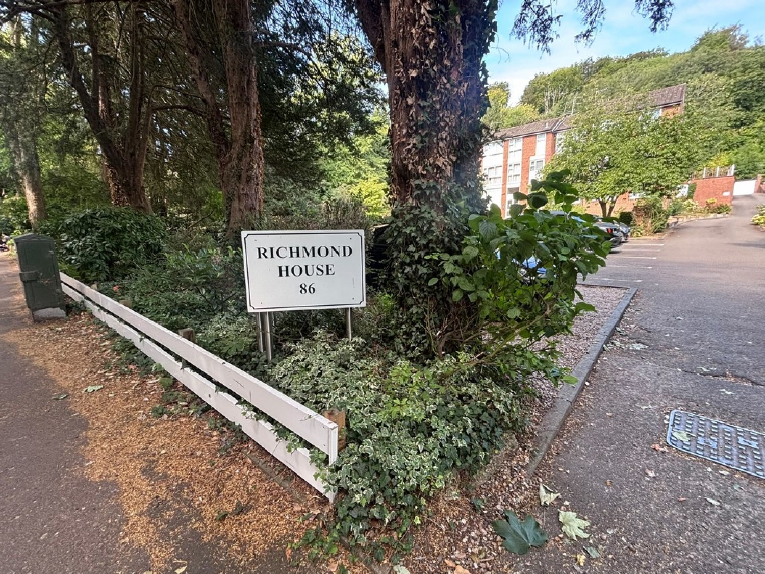 2 bedroom Flat for Letting Harestone Valley Road, Caterham, Surrey