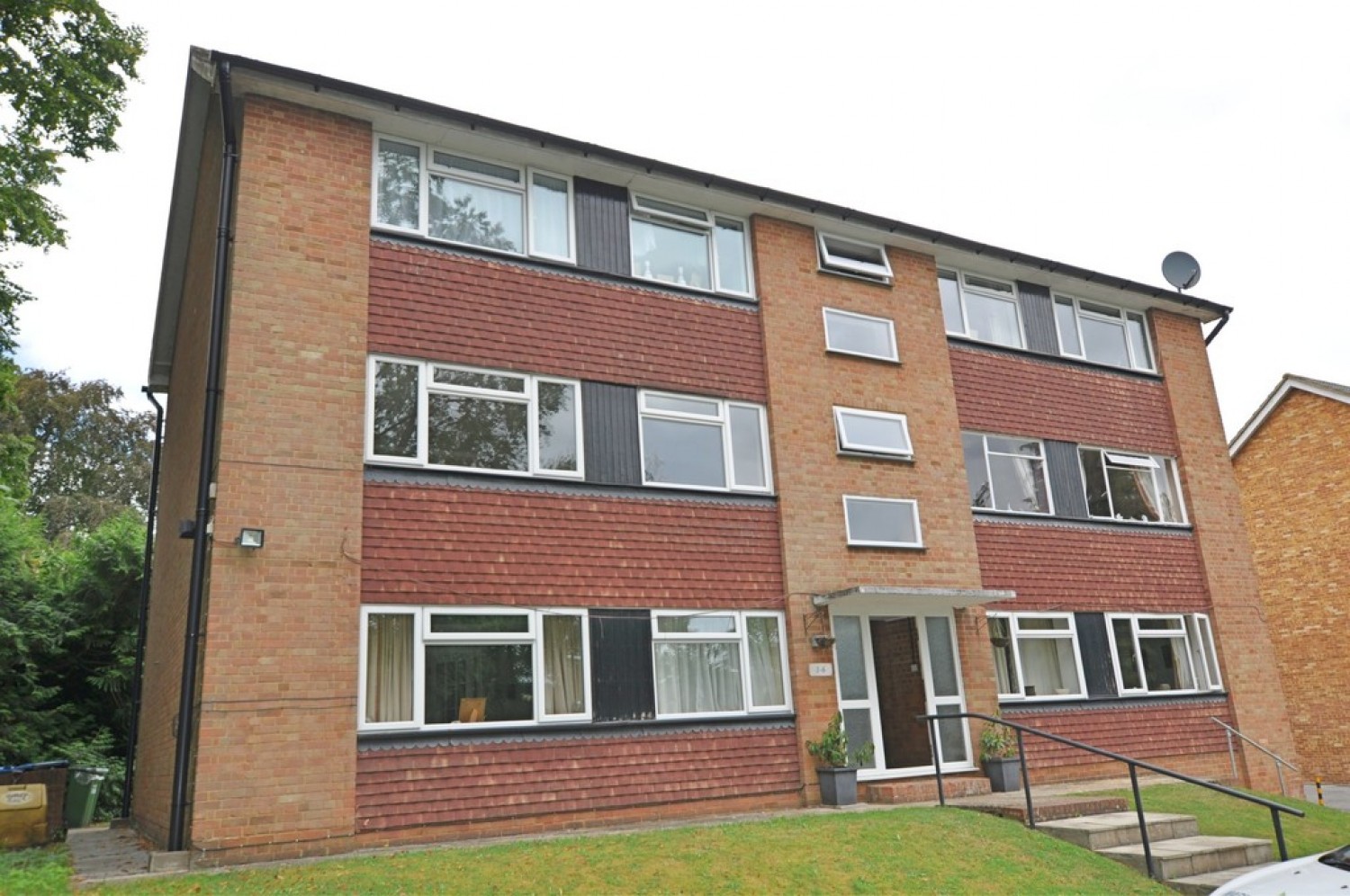 2 bedroom Flat for Letting Caterham