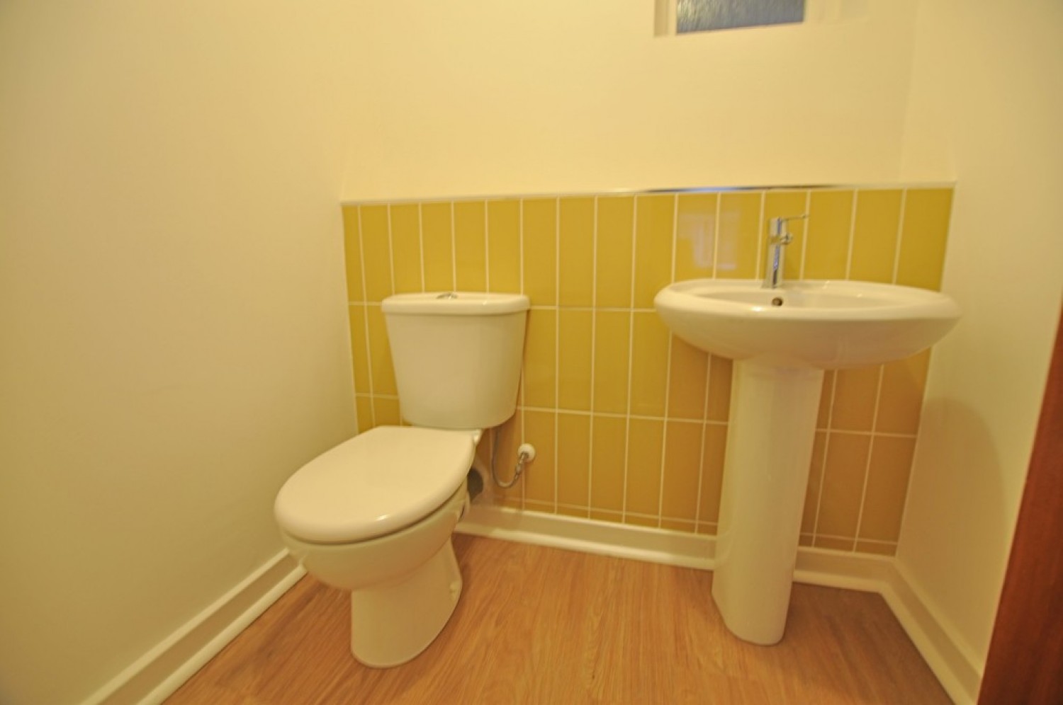 3 bedroom Flat for Letting Succombs Place